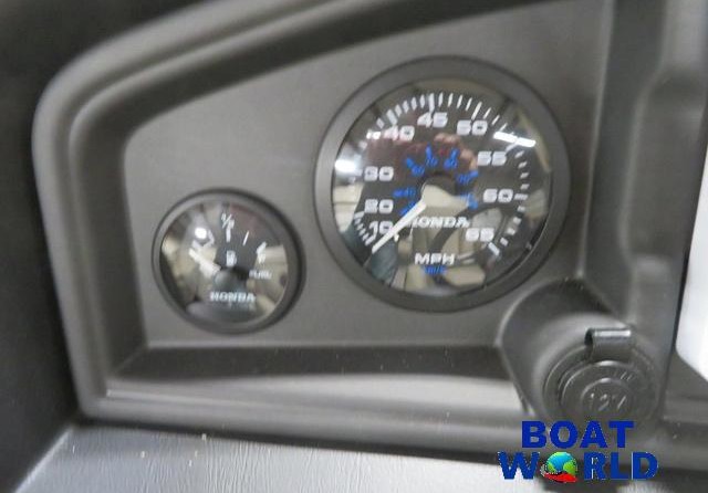 Premier Pontoons Navigator 220