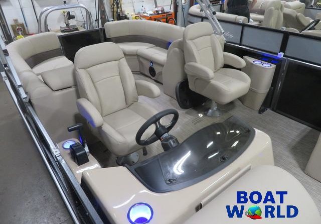 Premier Pontoons Navigator 220