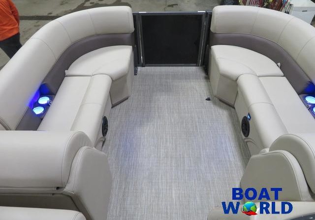 Premier Pontoons Navigator 220
