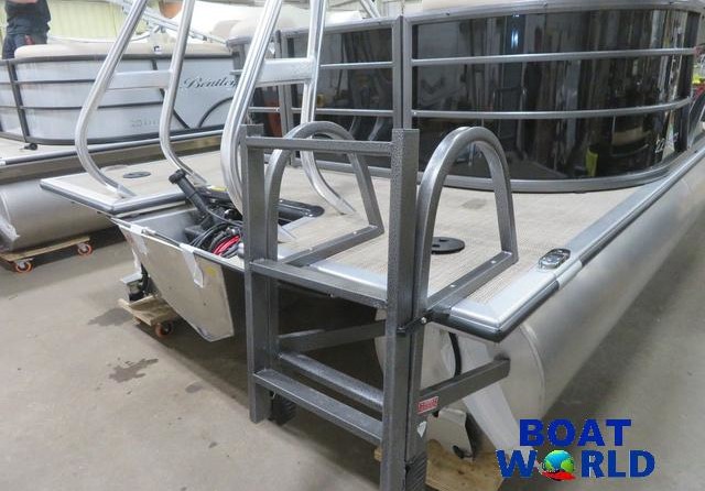 Premier Pontoons Navigator 220