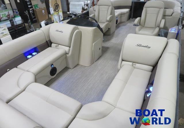 Premier Pontoons Navigator 220