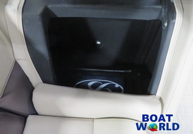 Premier Pontoons Navigator 220