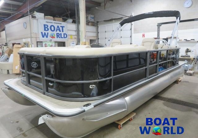 Premier Pontoons Navigator 220
