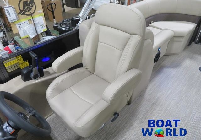 Premier Pontoons Navigator 220