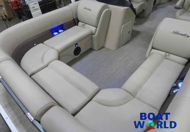 Premier Pontoons Navigator 220