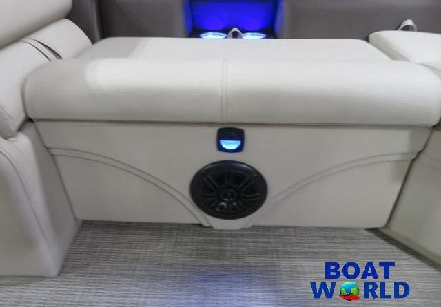 Premier Pontoons Navigator 220