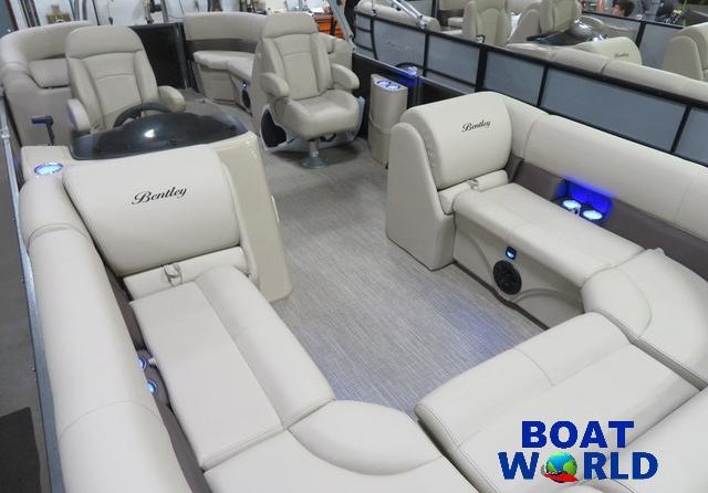 Premier Pontoons Navigator 220