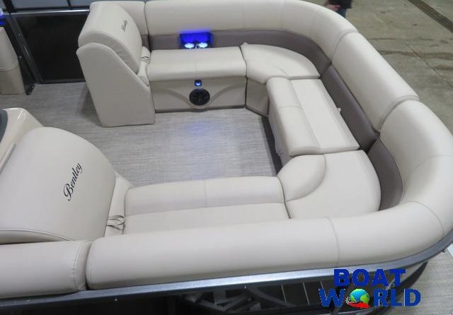Premier Pontoons Navigator 220