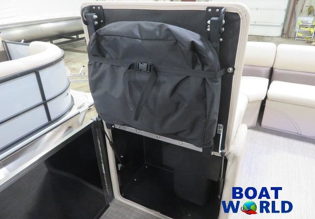 Premier Pontoons Navigator 220