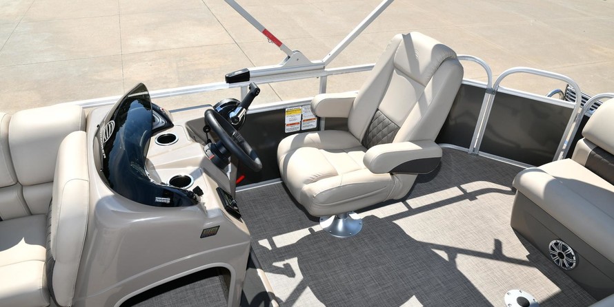 Sun Tracker Party Barge 20 DLX