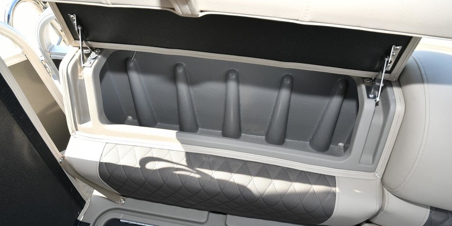 Sun Tracker Party Barge 20 DLX