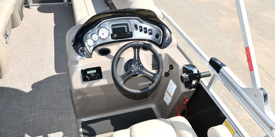 Sun Tracker Party Barge 20 DLX