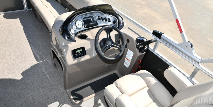 Sun Tracker Party Barge 20 DLX