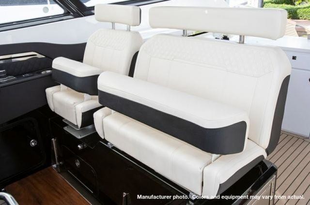 Cruisers Yachts 50 Cantius