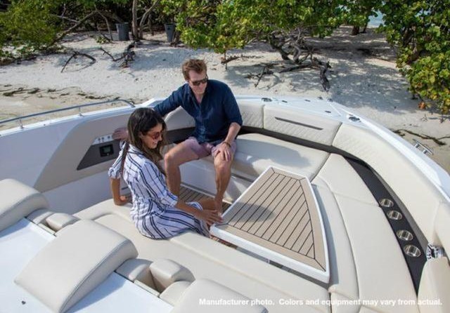 Cruisers Yachts 50 Cantius