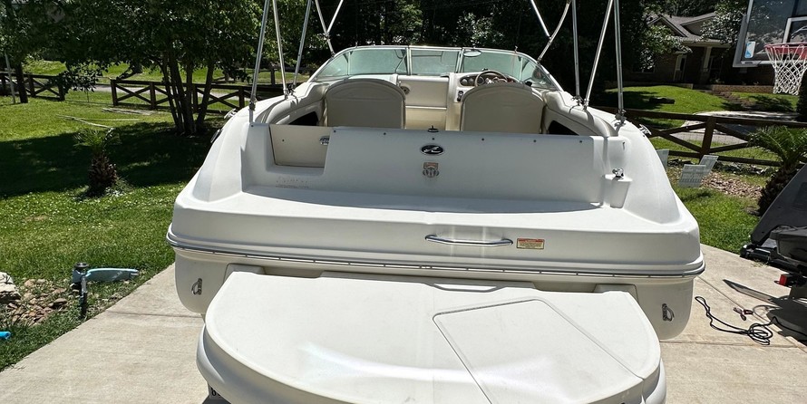 Sea ray 225 weekender