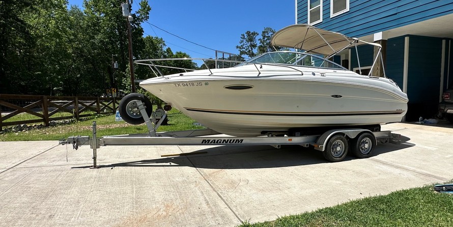 Sea ray 225 weekender