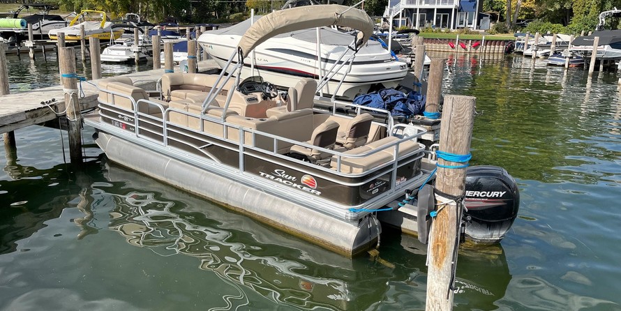 Sun Tracker SportFish 22 XP3