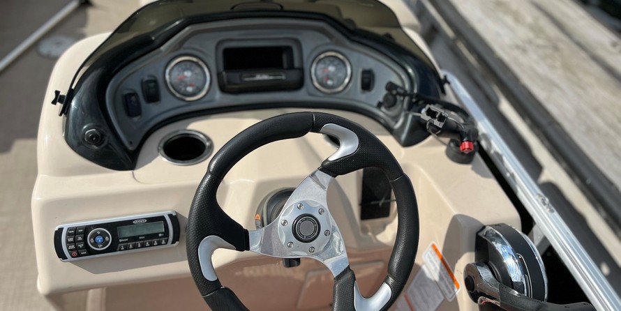 Sun Tracker SportFish 22 XP3