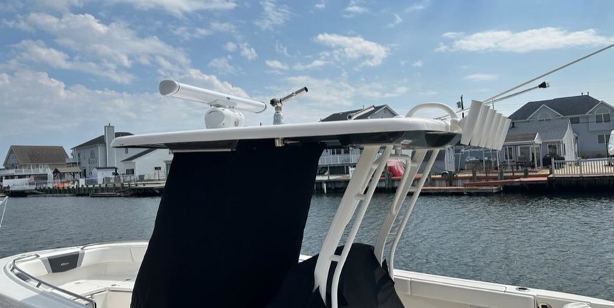 Robalo centre console r272