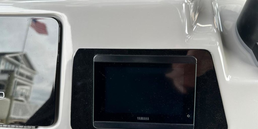 Robalo centre console r272