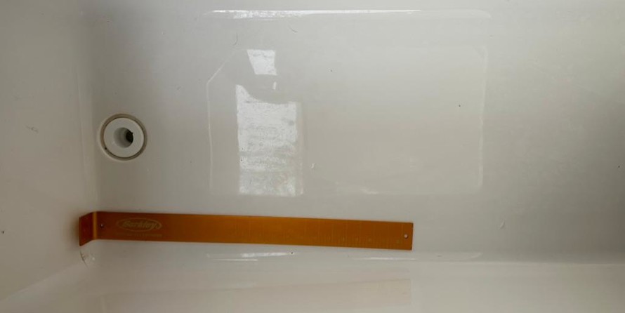 Robalo centre console r272