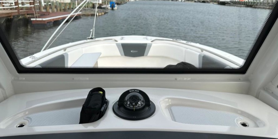 Robalo centre console r272
