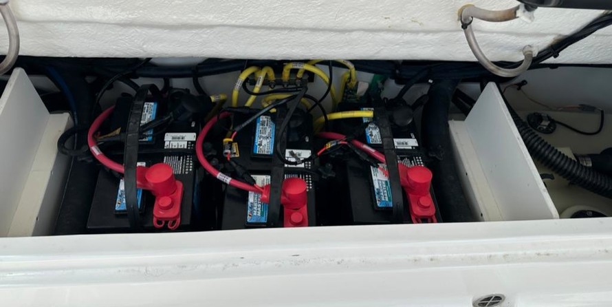 Robalo centre console r272