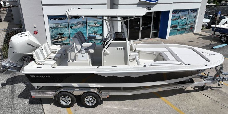 Ranger boats 2400 bay