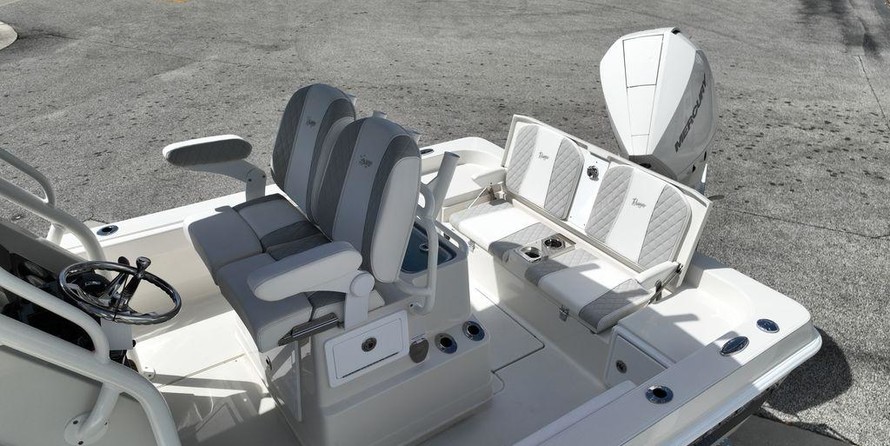 Ranger boats 2400 bay