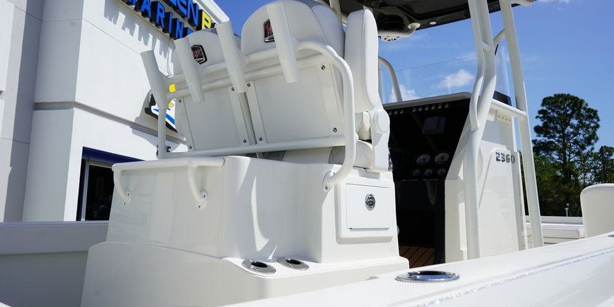 Ranger boats 2400 bay