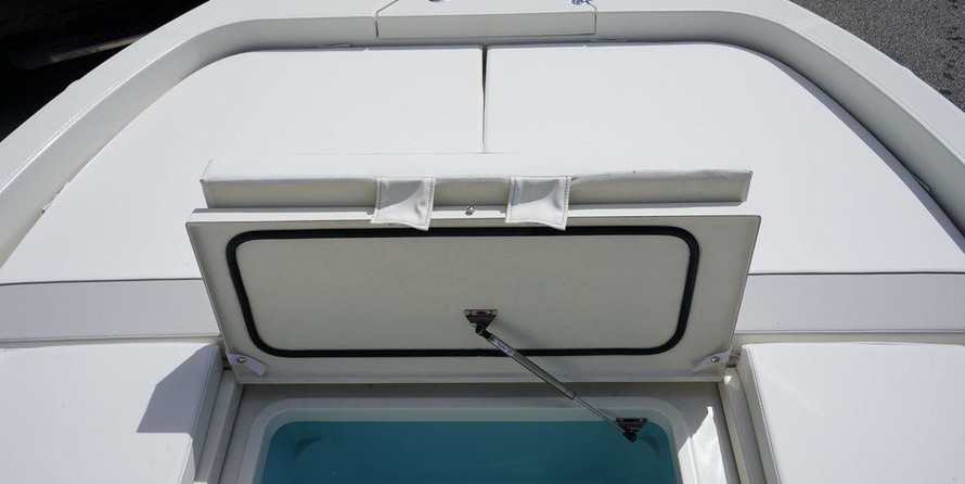 Ranger boats 2400 bay