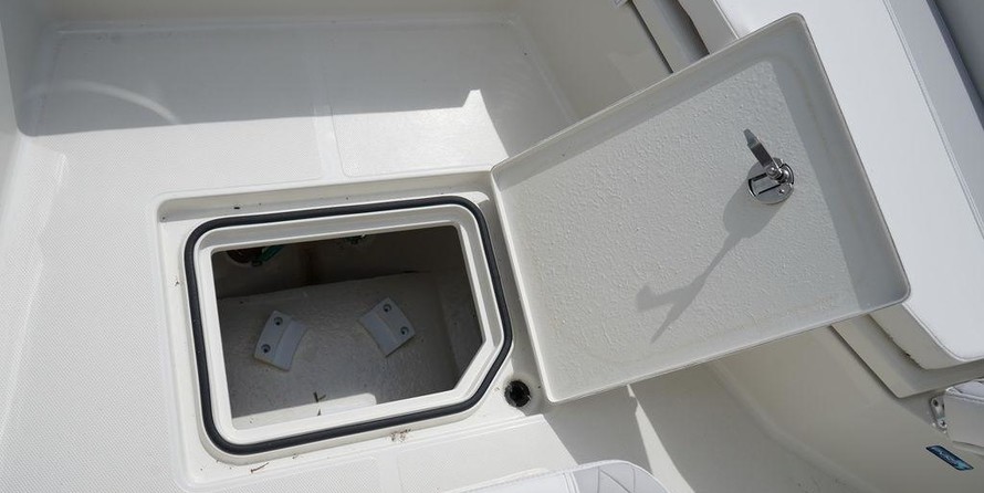 Ranger boats 2400 bay