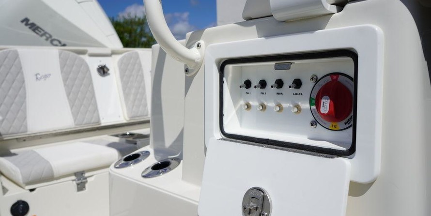 Ranger boats 2400 bay