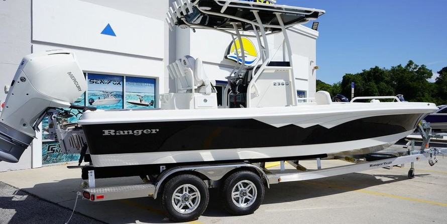 Ranger boats 2400 bay