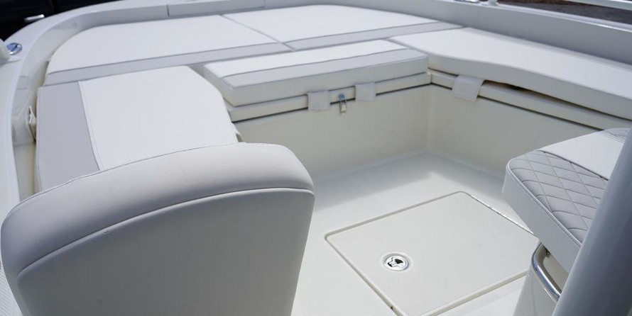 Ranger boats 2400 bay