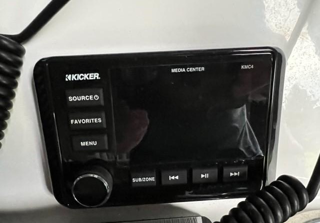 228 Sea Fox Commander