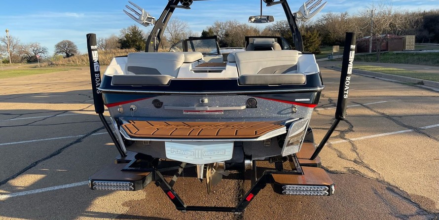 Malibu Wakesetter 22 MXZ