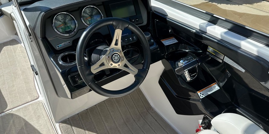 Yamaha 242 LIMITED S E-SERIES