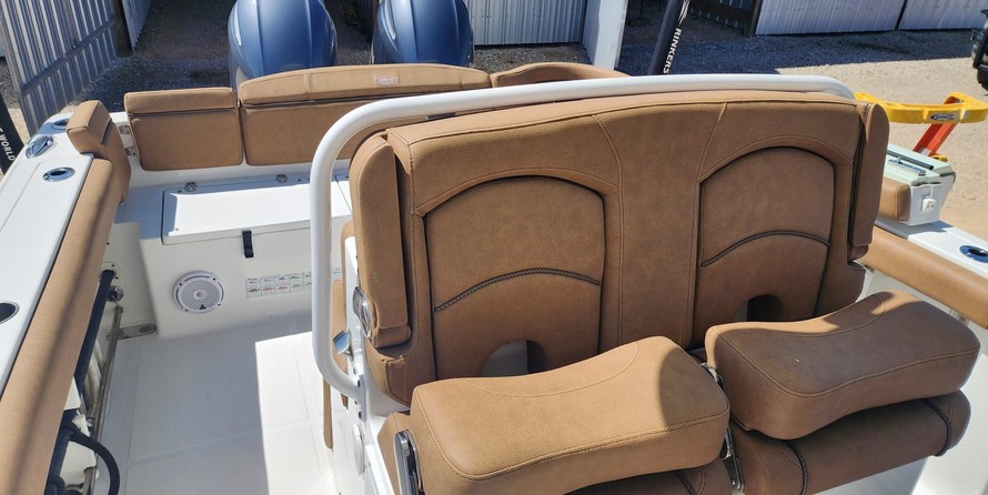Sea Ray hunt ultra 211