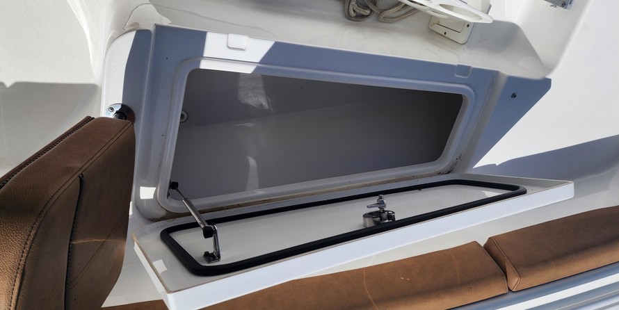 Sea Ray hunt ultra 211