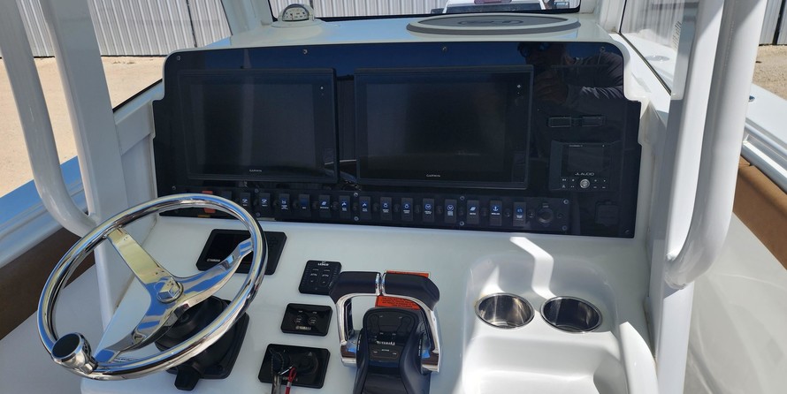 Sea Ray hunt ultra 211