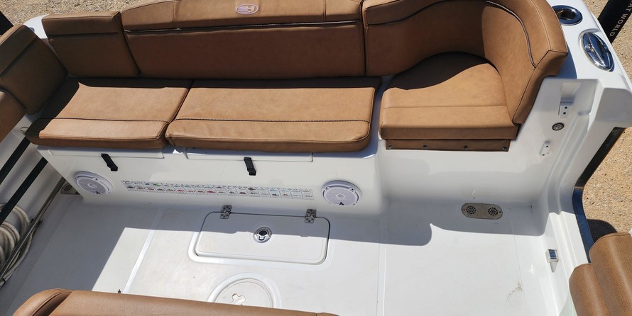 Sea Ray hunt ultra 211