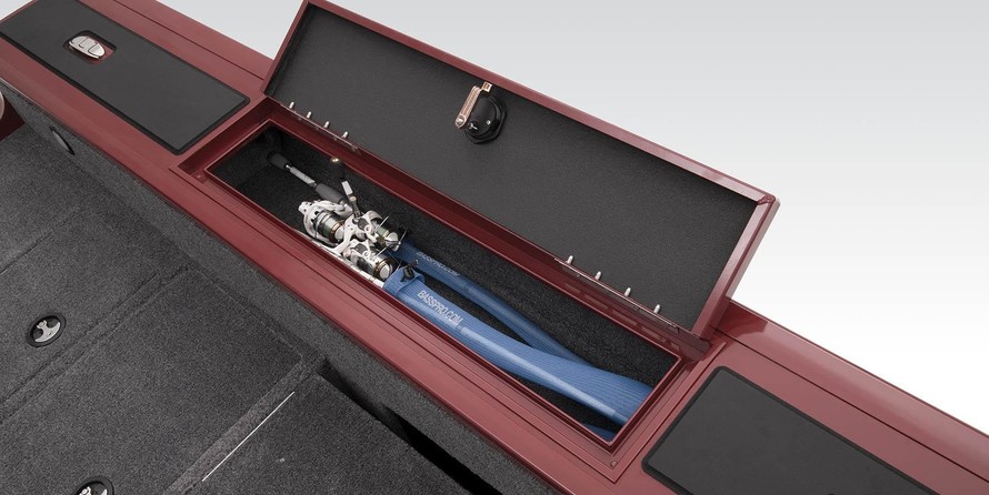 Tracker Targa V-18 WT