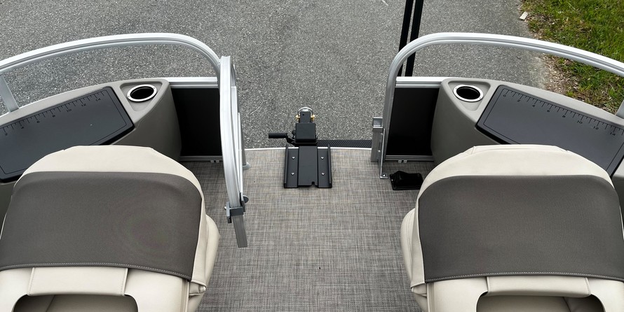 Sun Tracker Fishin Barge 20 DLX