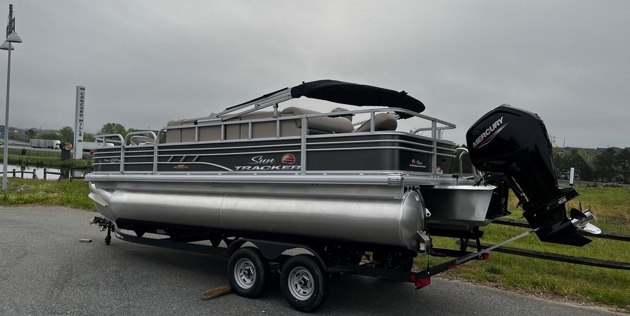 Sun Tracker Fishin Barge 20 DLX