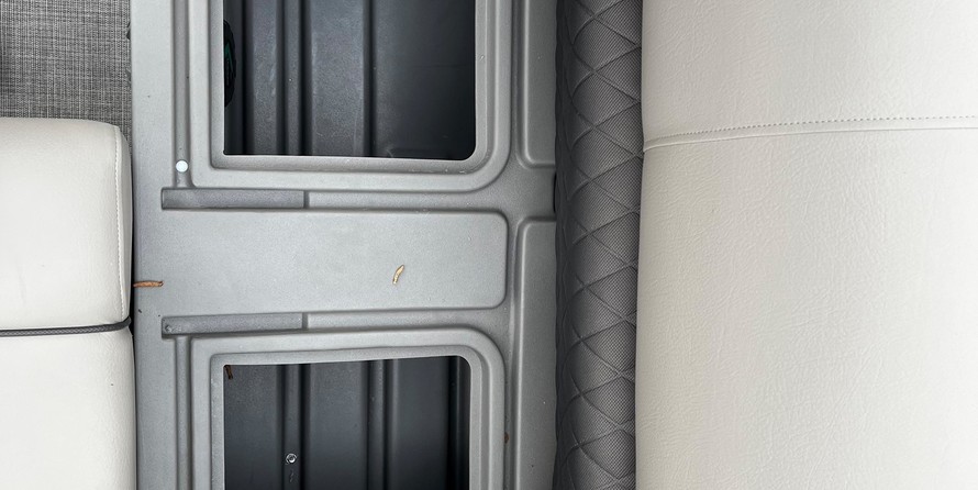 Sun Tracker Fishin Barge 20 DLX