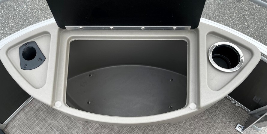 Sun Tracker Fishin Barge 20 DLX