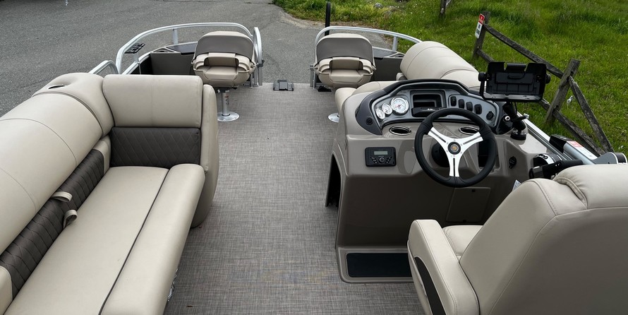 Sun Tracker Fishin Barge 20 DLX