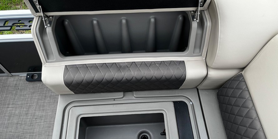 Sun Tracker Fishin Barge 20 DLX